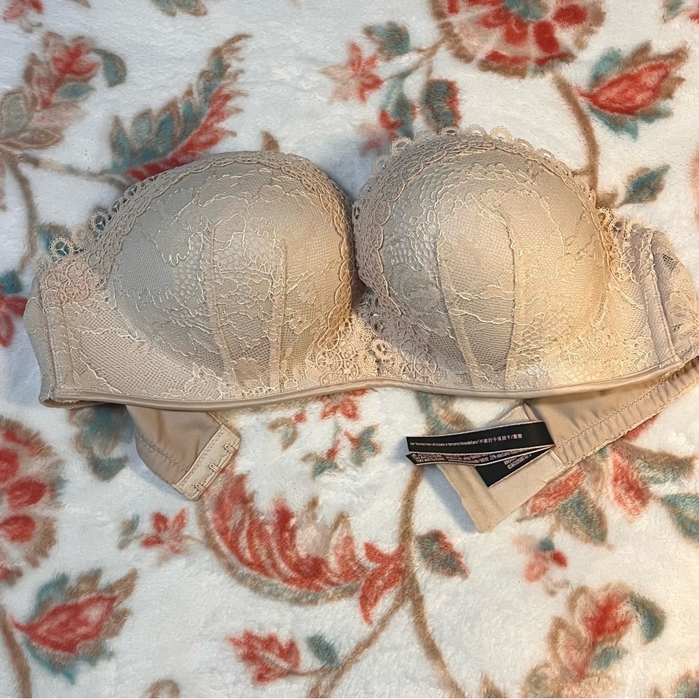 Victoria’s Secret Bombshell Nude Laced Push-Up Bra